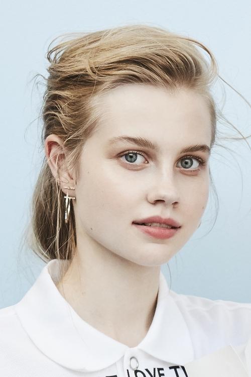 Zdjęcie Angourie Rice
